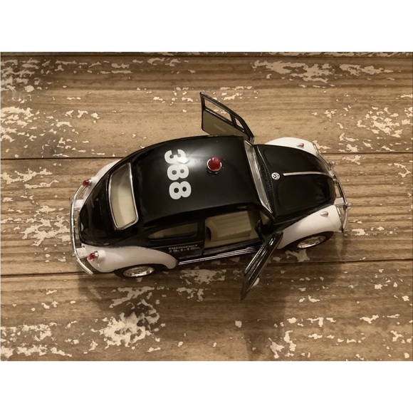 Kinsmart Diecast Metal Volkswagon Classic Beetle 1967, Scale 1/32, Police Car - Picture 5 of 5